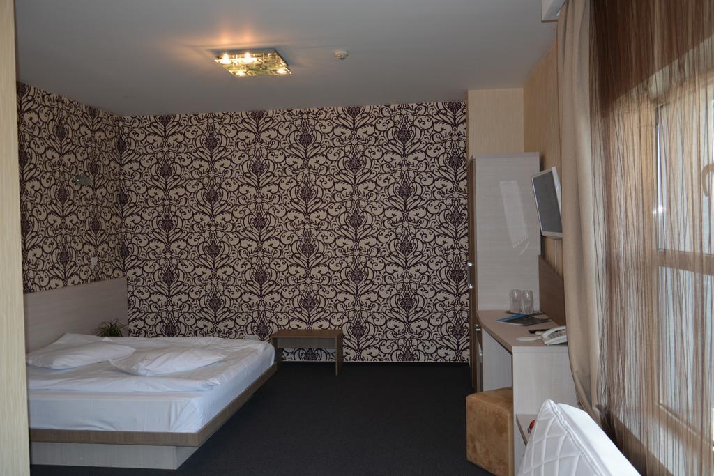 Albert Hotel Ploiesti Phòng bức ảnh