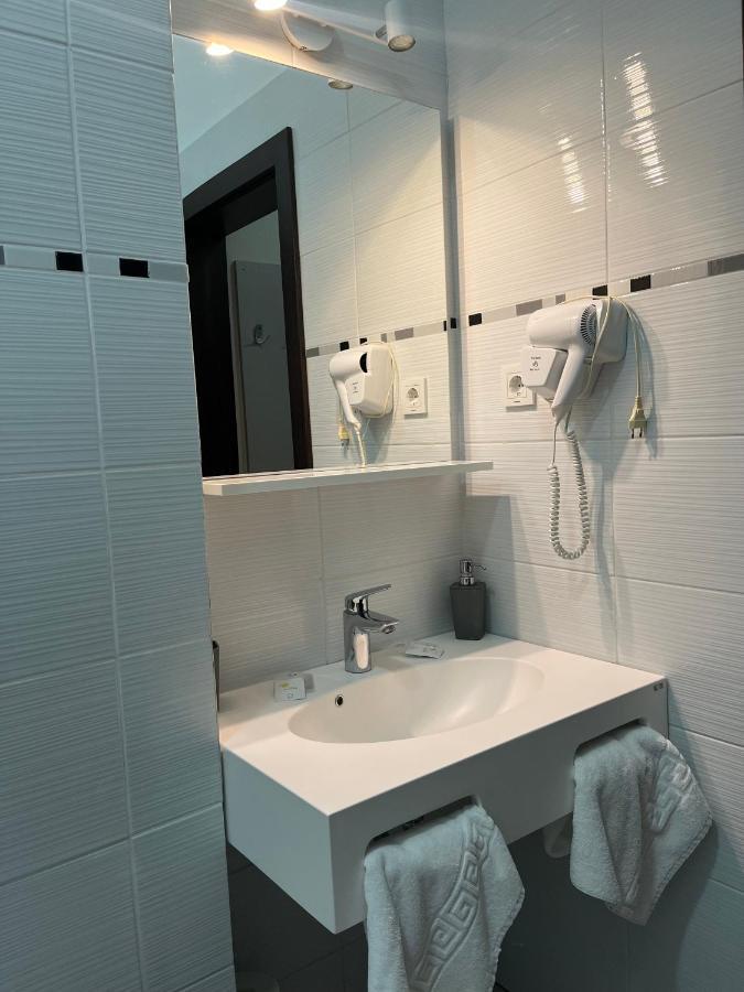 Albert Hotel Ploiesti Ngoại thất bức ảnh