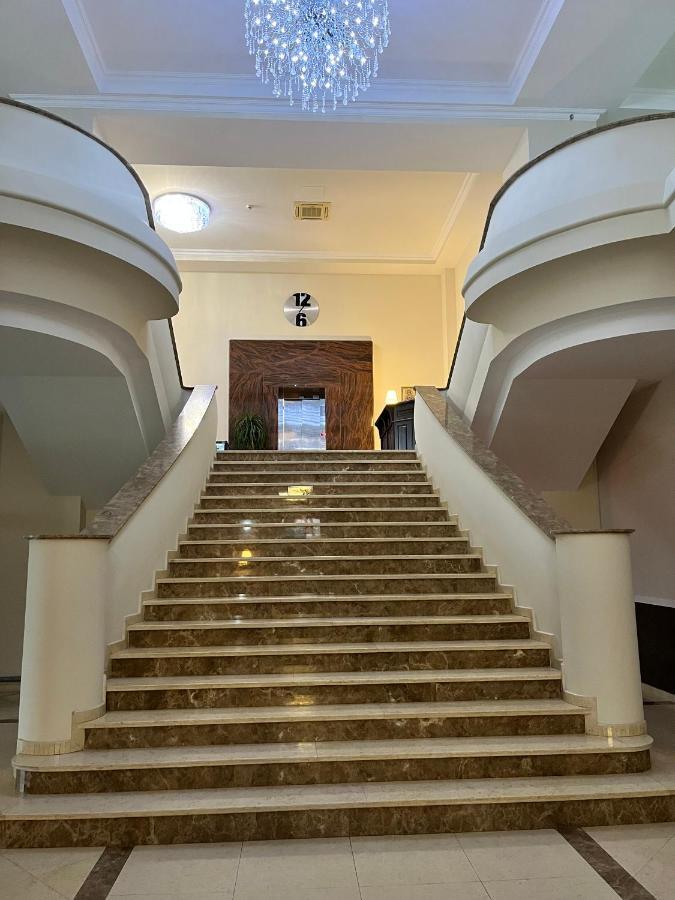 Albert Hotel Ploiesti Ngoại thất bức ảnh