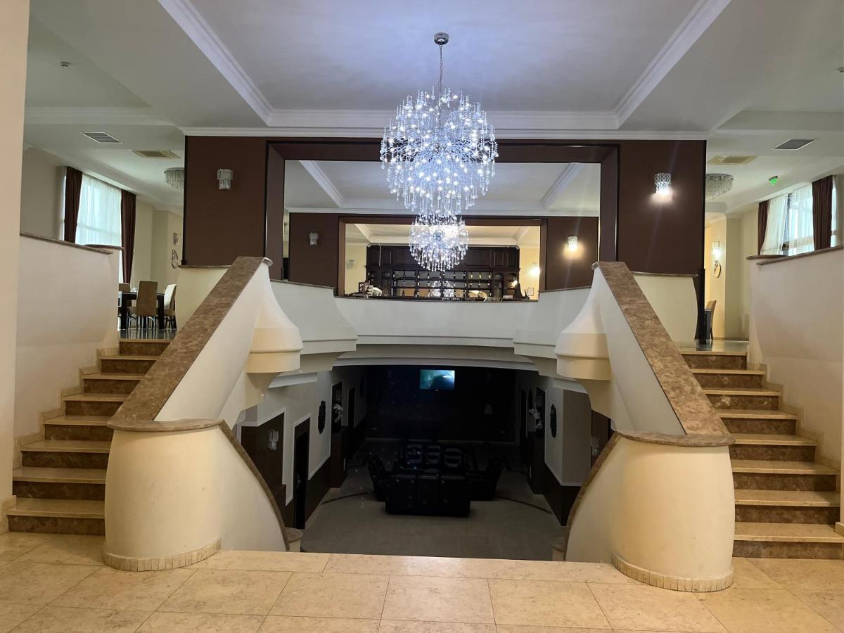 Albert Hotel Ploiesti Ngoại thất bức ảnh