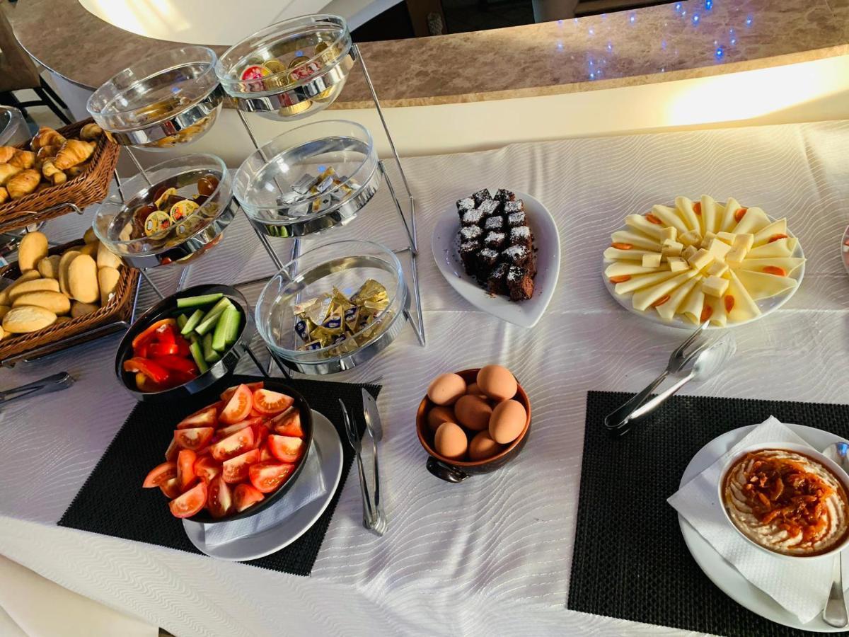 Albert Hotel Ploiesti Ngoại thất bức ảnh