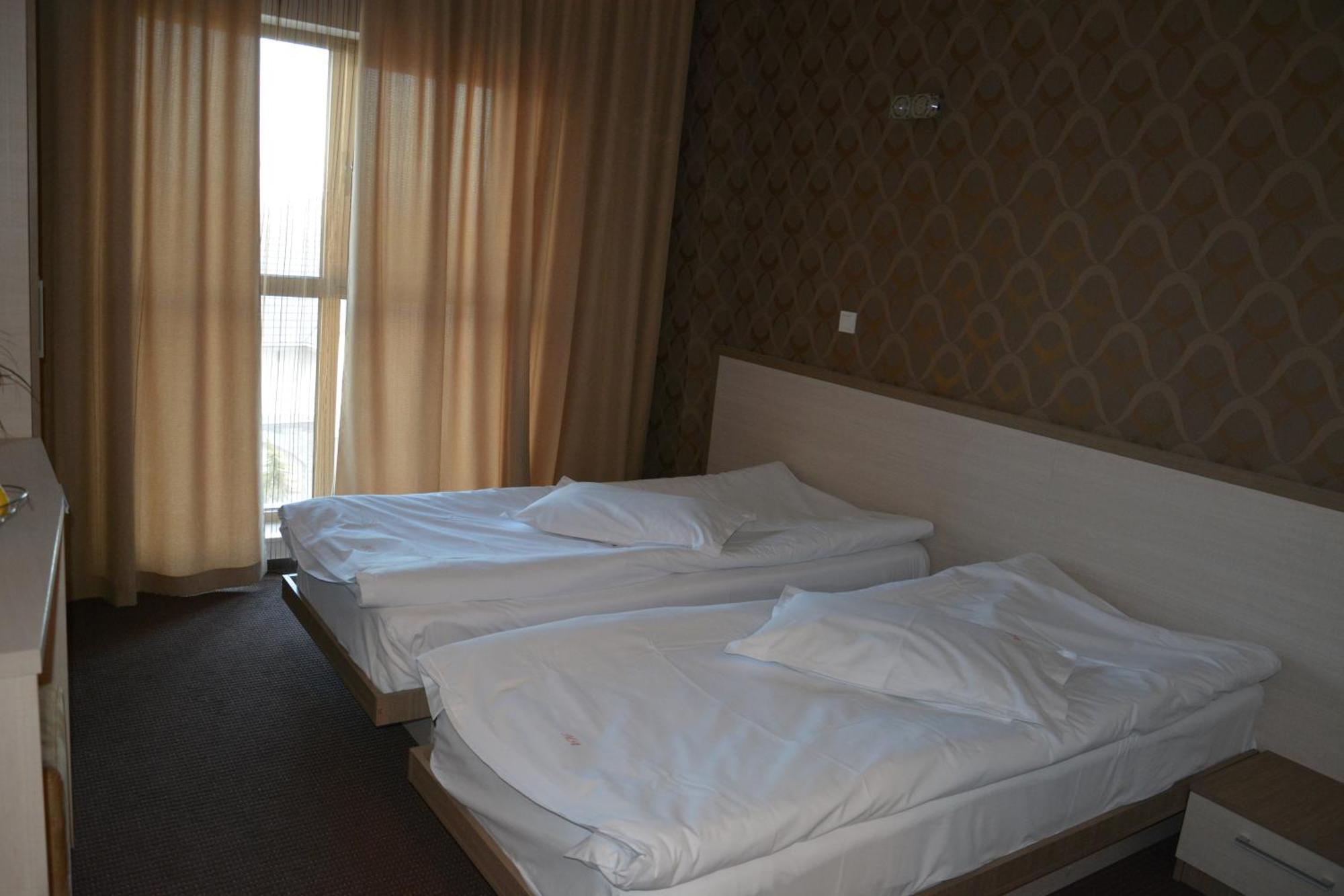 Albert Hotel Ploiesti Phòng bức ảnh