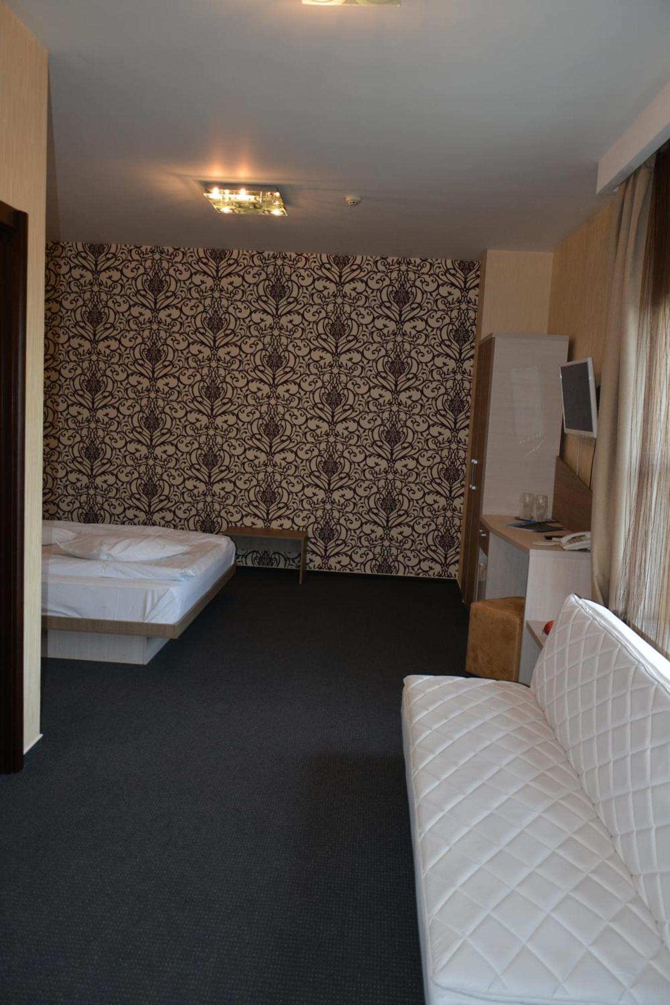 Albert Hotel Ploiesti Phòng bức ảnh